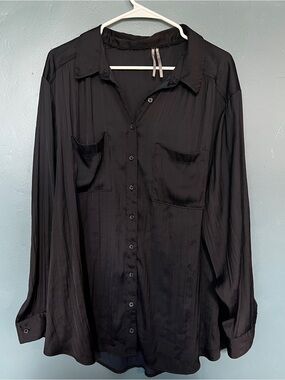 Anthropologie 2X plus size black satin button up shirt